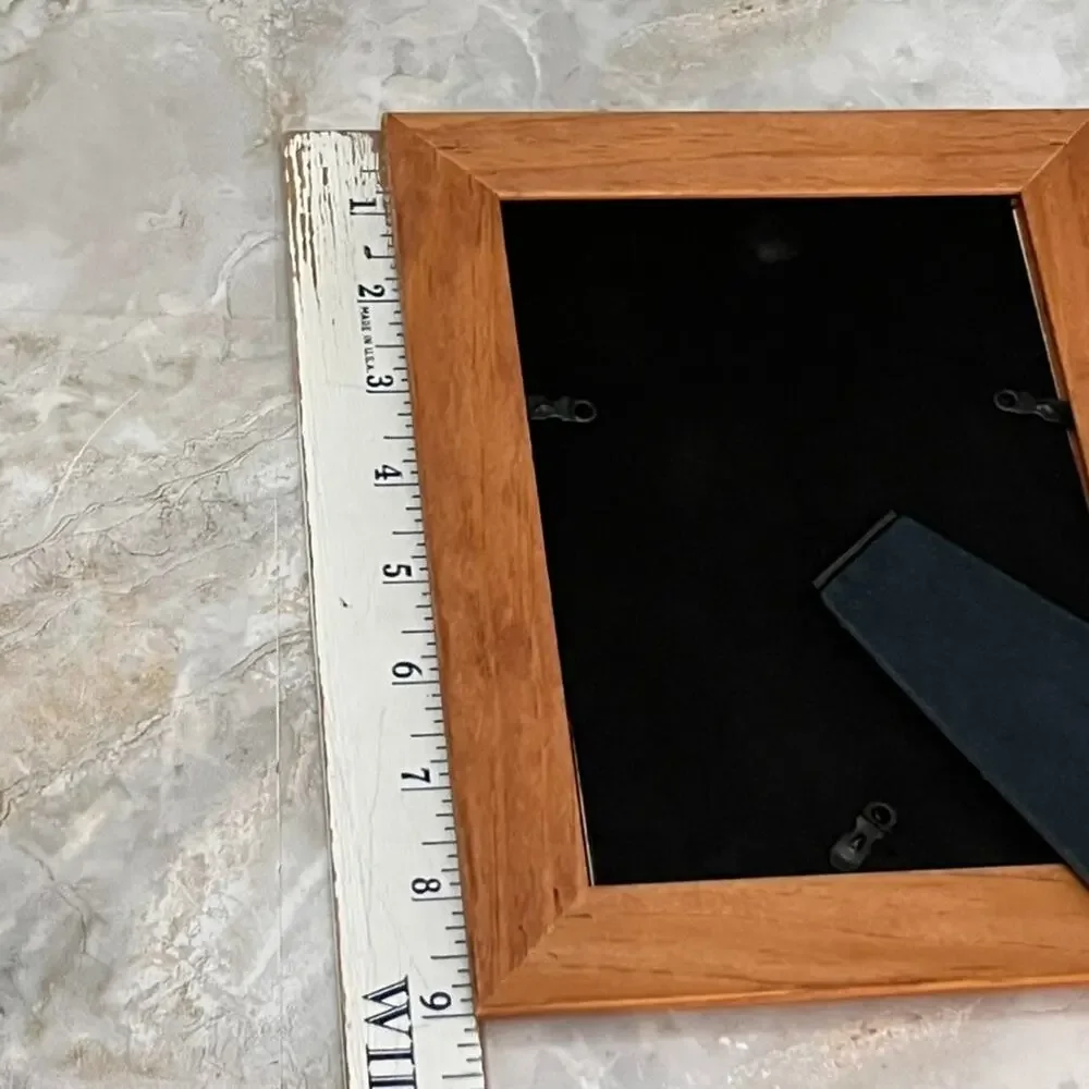Classic Wooden Picture Frame With White Border for 5 x 7